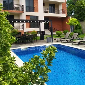 https://vinum-hotel.alltbilisihotels.com